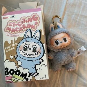 Labubu Exciting Macaron - Sea Salt Coconut